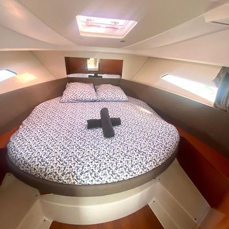 Une Nuit Insolite Sur Un Bateau Linge Et Menage Inclus - Boat Paradise La Rochelle La Rochelle  Exterior photo