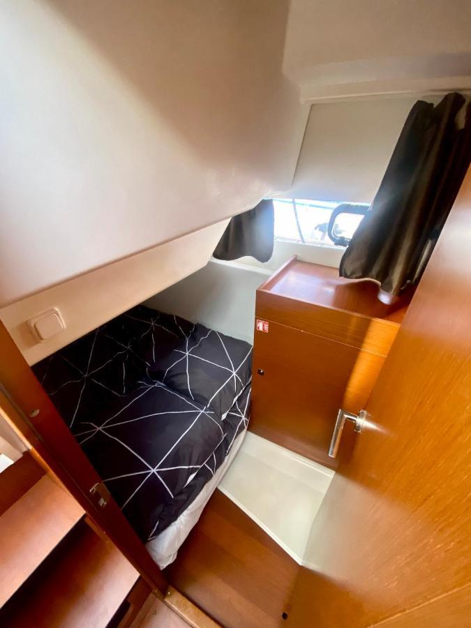 Une Nuit Insolite Sur Un Bateau Linge Et Menage Inclus La Rochelle  Exterior photo
